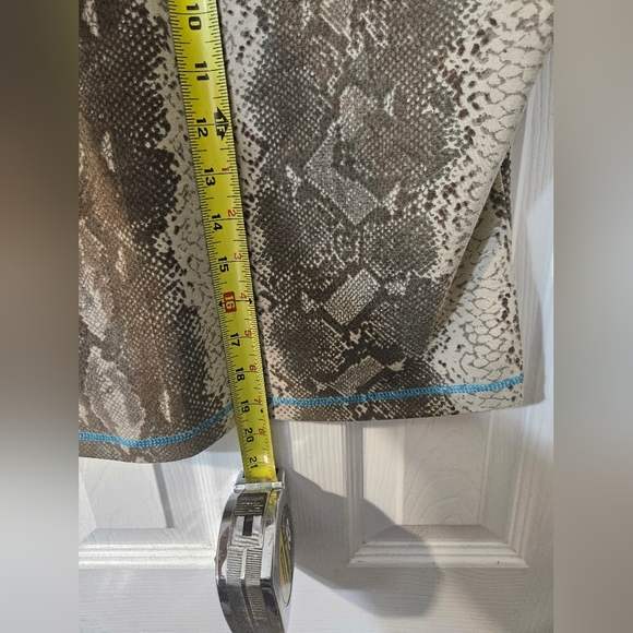VELVET Animal Print Top - Picture 4 of 4